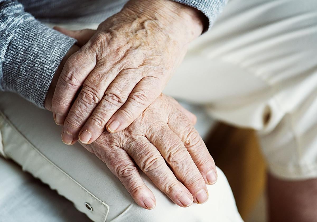 ¿Cuándo se cobra la pensión este mes de abril? Los dos bancos que antes hacen el pago